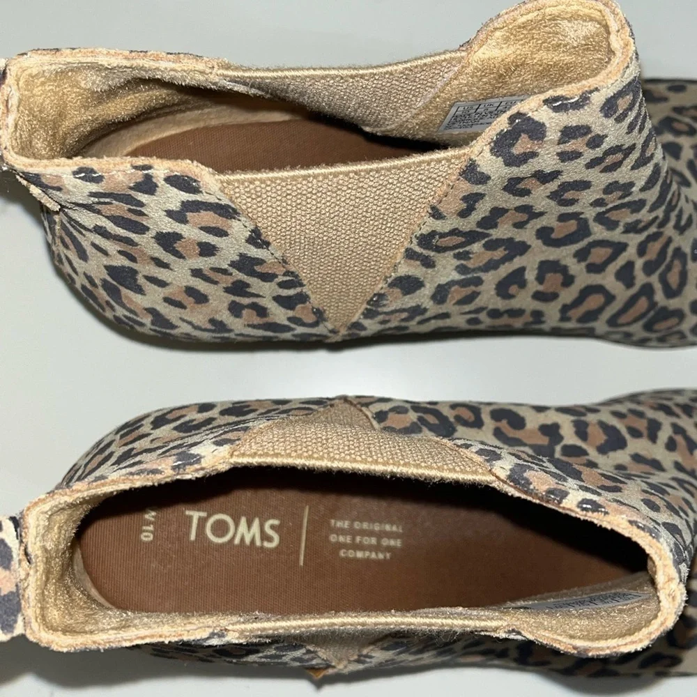 TOMS Women's Kelsey Leopard Round Toe Wedge Fashion Boot